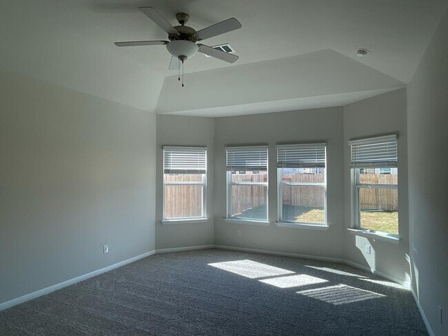 Building Photo - 125 Greenspire Ln