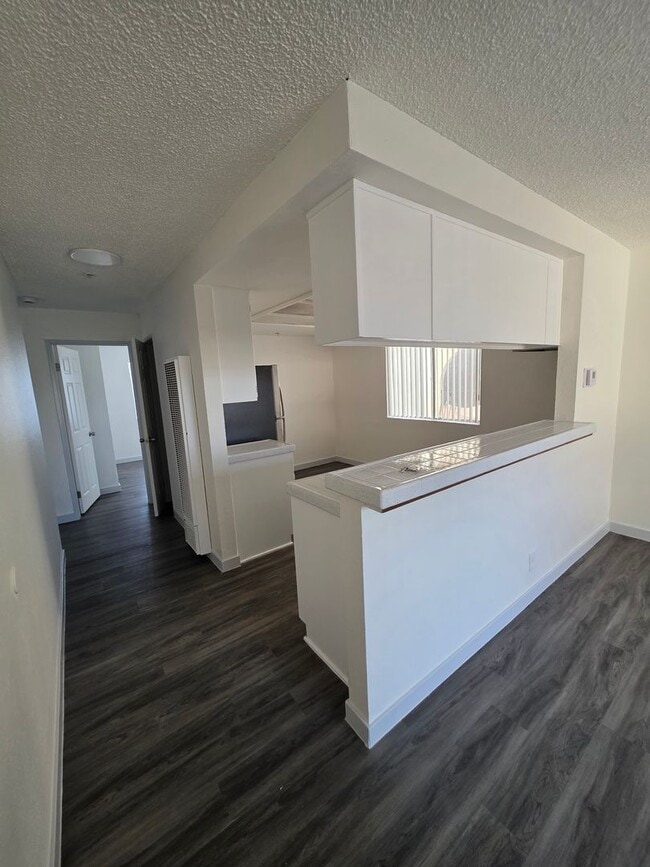 Interior Photo - 11702 York Avenue