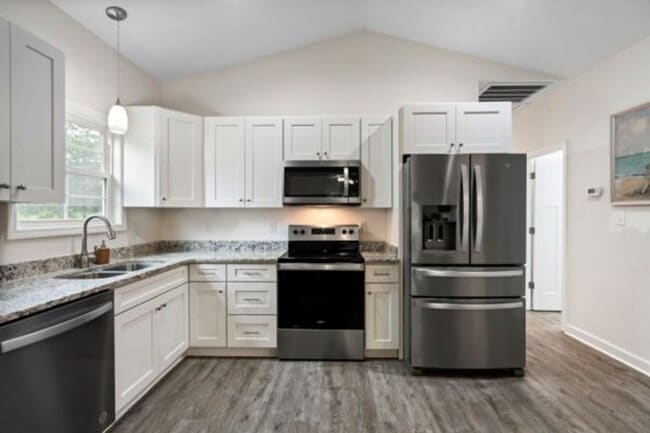 Building Photo - Cozy 2-bedroom home in New Bern