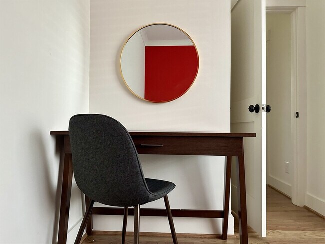 Building Photo - 806 Colorado Ave