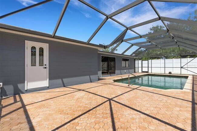 Building Photo - 4645 Hunter Ridge Dr