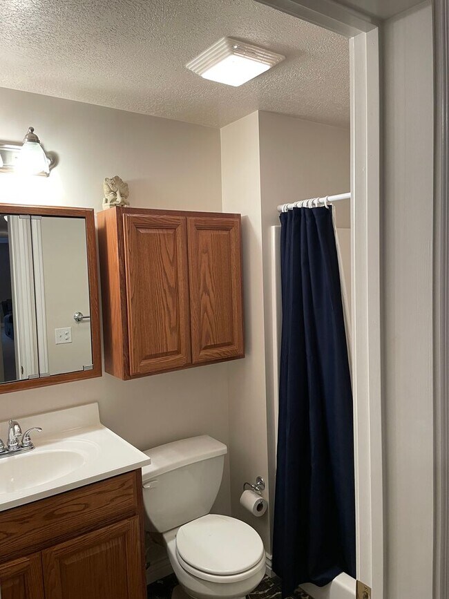 Building Photo - Beautiful home with 3 car garage and overs...