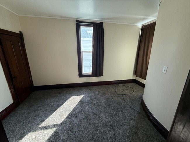 Building Photo - 1835 Dunlap Ave