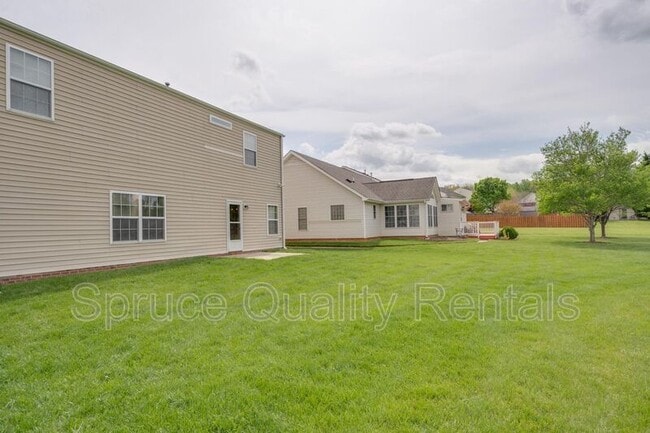 Building Photo - 6201 Black Willow Dr