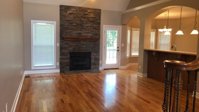 Building Photo - Magnificent Custom Home in Drakes Cove