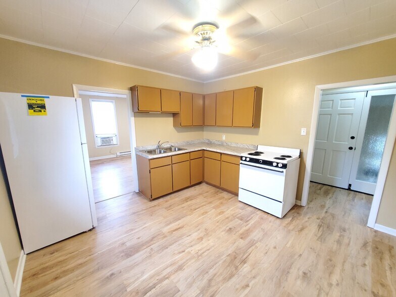 Kitchen - 368 E 2nd St