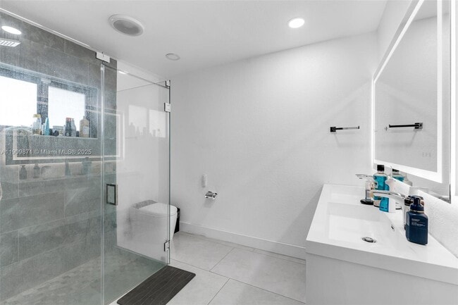 Building Photo - 551 SW 127th Ave