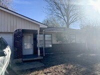 Building Photo - 1220 Mcdonald Dr