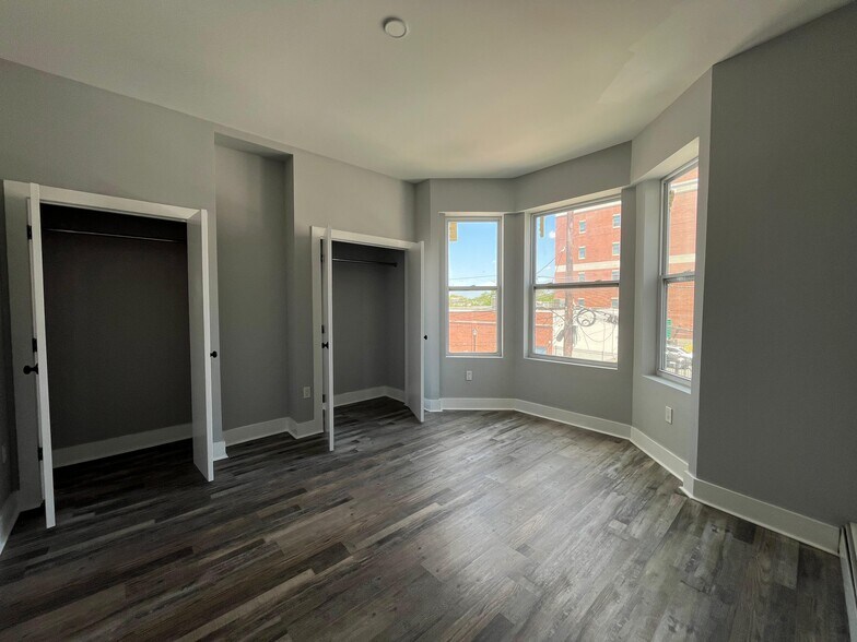 Building Photo - 61 Orient Ave