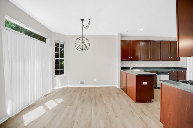 Building Photo - 4914 Montauk Dr