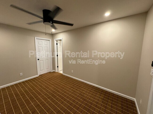 Building Photo - 830 Eden Green Ct