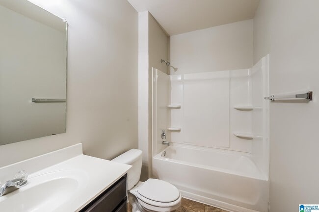 Building Photo - 5009 Bella Ct