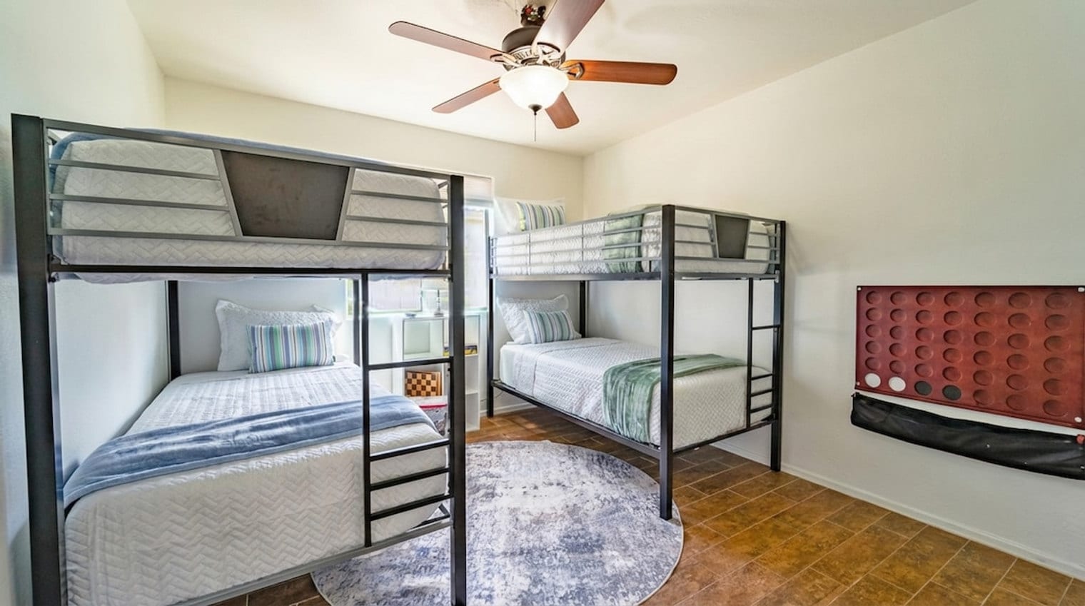 Building Photo - 1546 N Desert Willow St