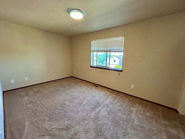 Building Photo - 5244 Arrow Ct