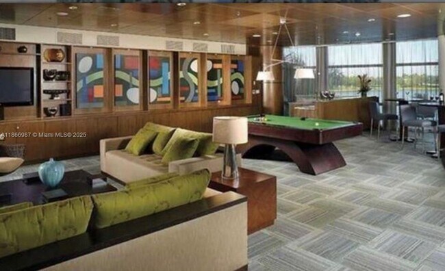 Building Photo - 2681 N Flamingo Rd