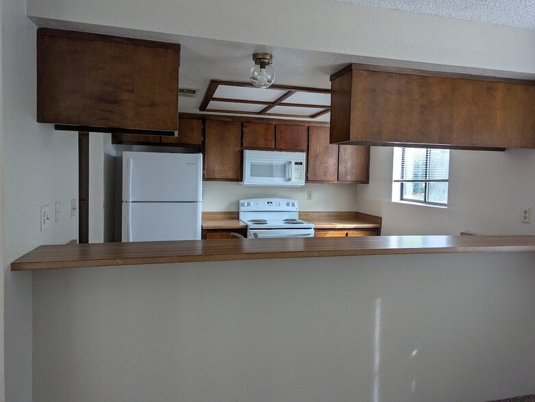 Building Photo - 1229 Burton Ct