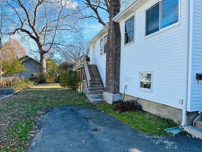 Building Photo - 45 Randlett St