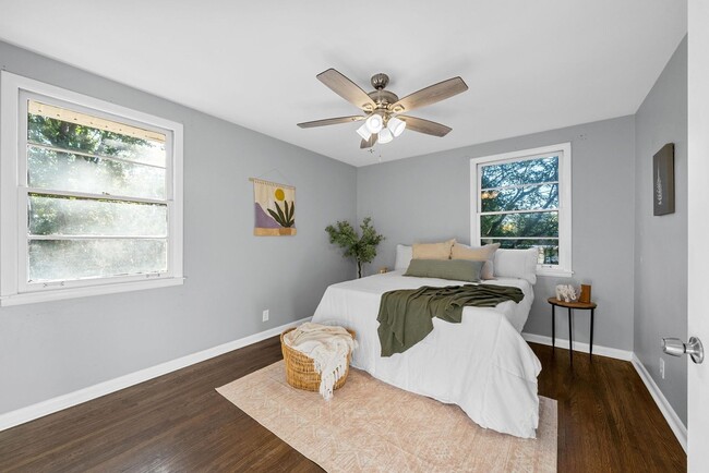 Building Photo - 102 Preston Dr