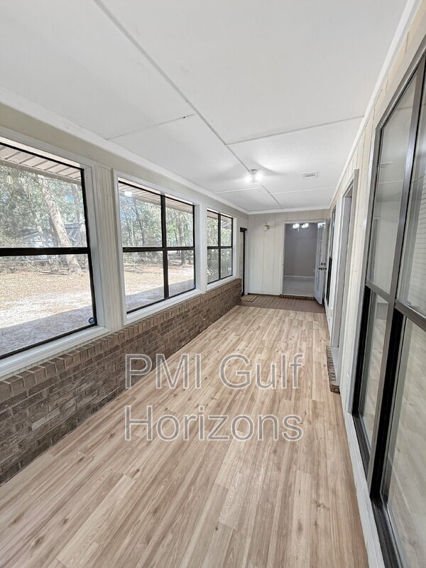 Building Photo - 6929 Summit Way