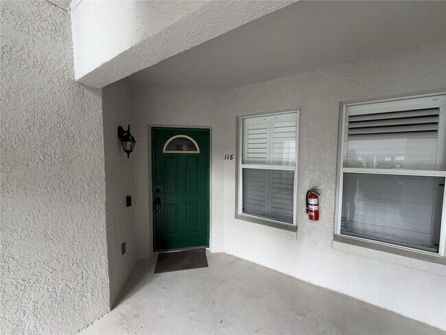 Building Photo - 550 Cranes Way