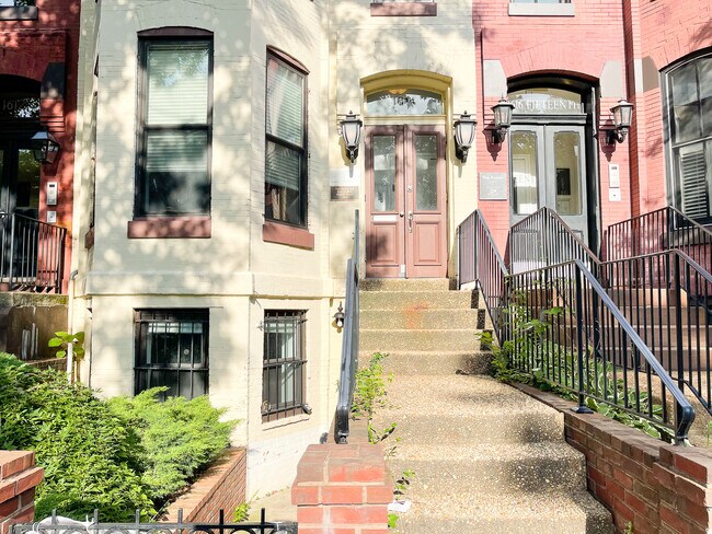 Building Photo - 1614 15th St NW