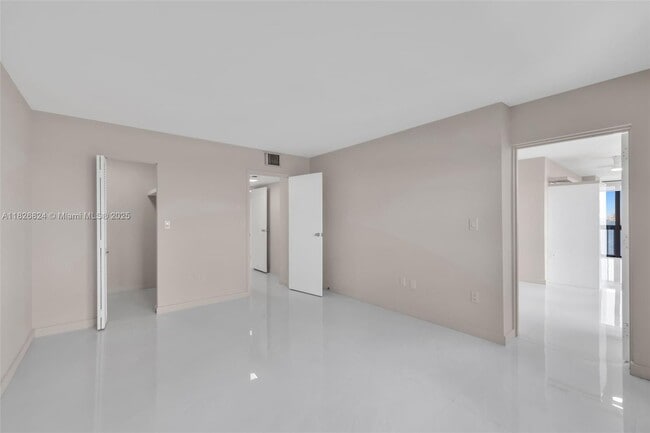 Building Photo - 2333 Brickell Ave