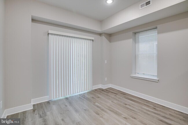 Building Photo - 2019 N College Ave
