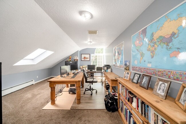 Building Photo - Immaculate Home for rent in gated cul-de-sac!