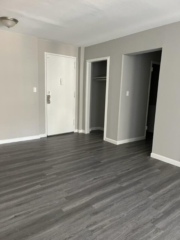 Building Photo - 12850 Dolphin St