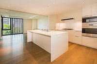 Building Photo - Luxurious Living at Park Lane 1304