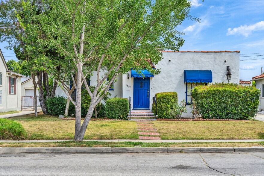 Building Photo - 1039 W Roses Rd