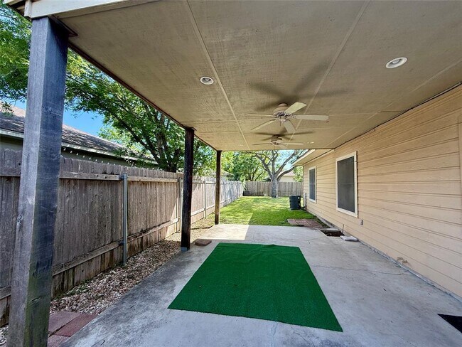 Building Photo - 8703 Weiser Dr