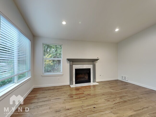 Building Photo - 11709 NE 98th St