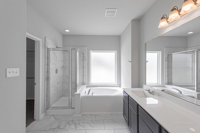 Building Photo - 5462 Grand View Dr