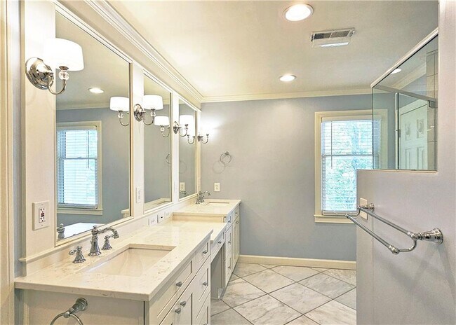 Building Photo - 5652 River Oaks Pl NW