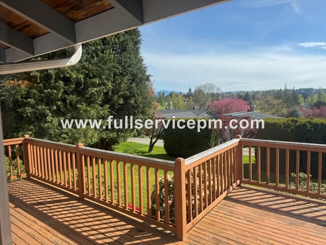 Building Photo - Charming house in downtown Snohomish