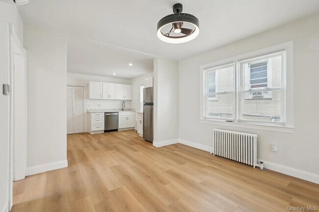 Building Photo - 332 Locust Ave