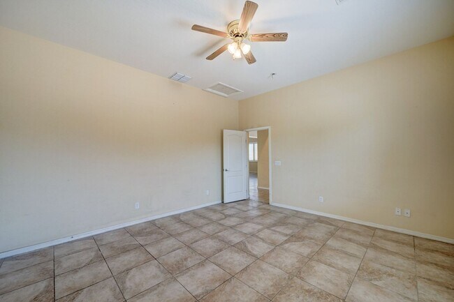 Building Photo - AVAILABLE NOW IN SHAMROCK ESTATES GILBERT!!!
