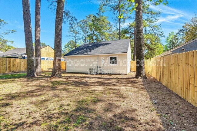 Building Photo - 1240 Maryland Dr