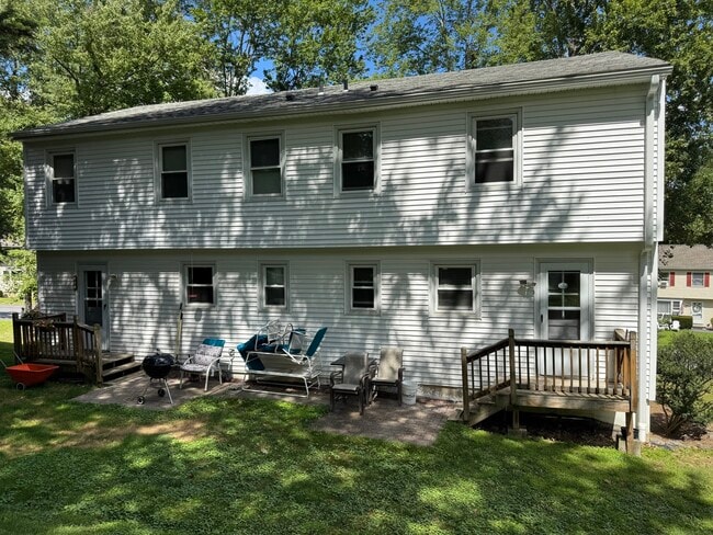 Building Photo - 19 Granite Dr