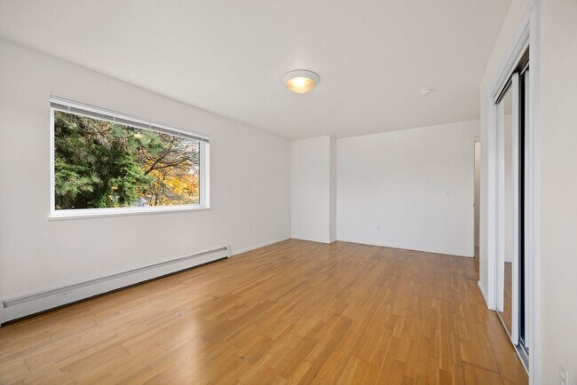 Building Photo - 1301-1305 Mitchell Ave