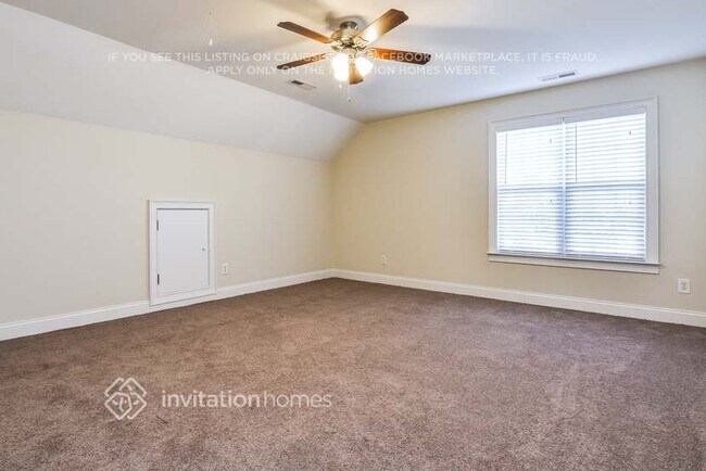 Building Photo - 111 River Knoll Dr