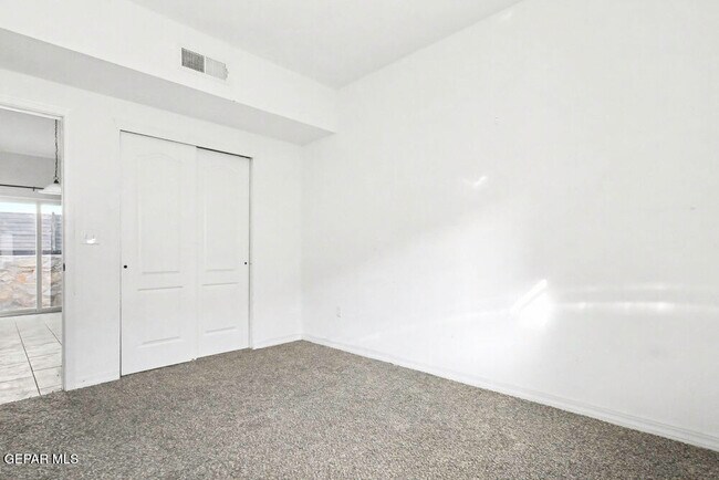 Building Photo - 13849 Summer Story Ave