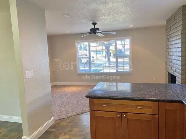 Building Photo - 1216 Rose Ave