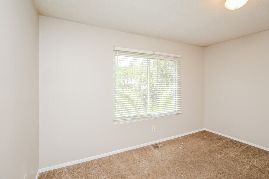 Building Photo - 2669 Crystal Ln