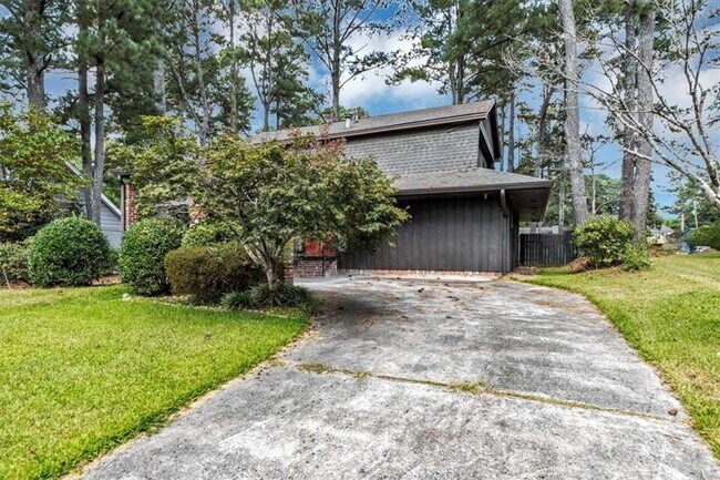 Building Photo - 3215 Redona Dr