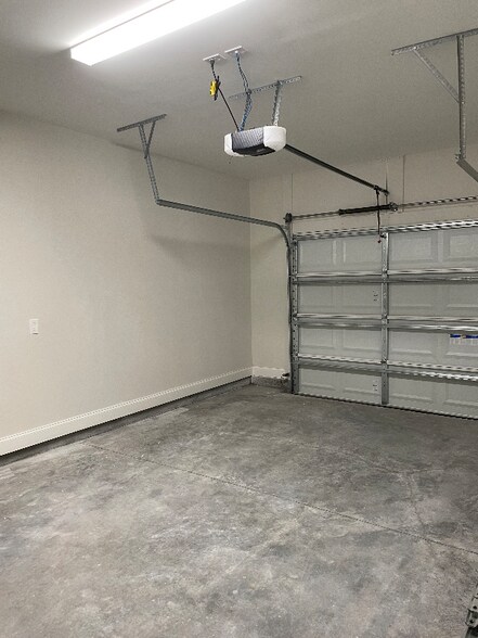 Building Photo - 314 Bleecker St S