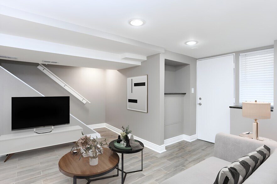 Building Photo - 2613 W Evergreen Ave