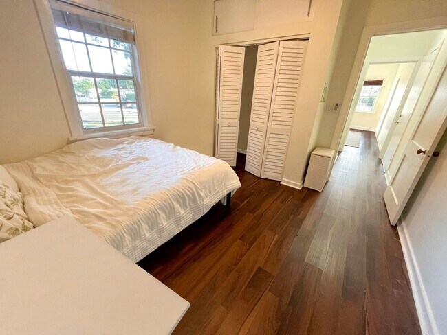 Building Photo - 623 Park Pl