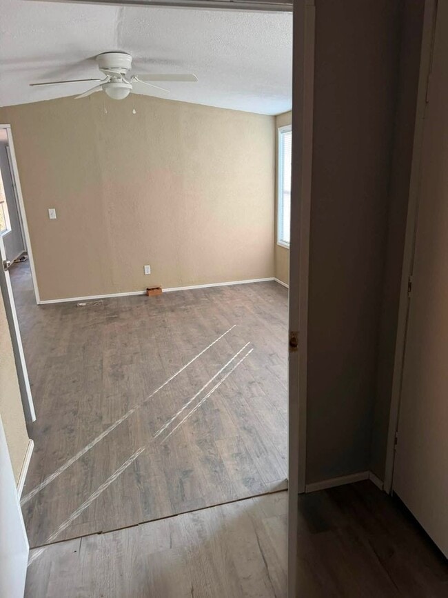 Building Photo - Newly Remodeled 2BD/2BA Trailer home $1450 a month, available 8/15 for year-long lease